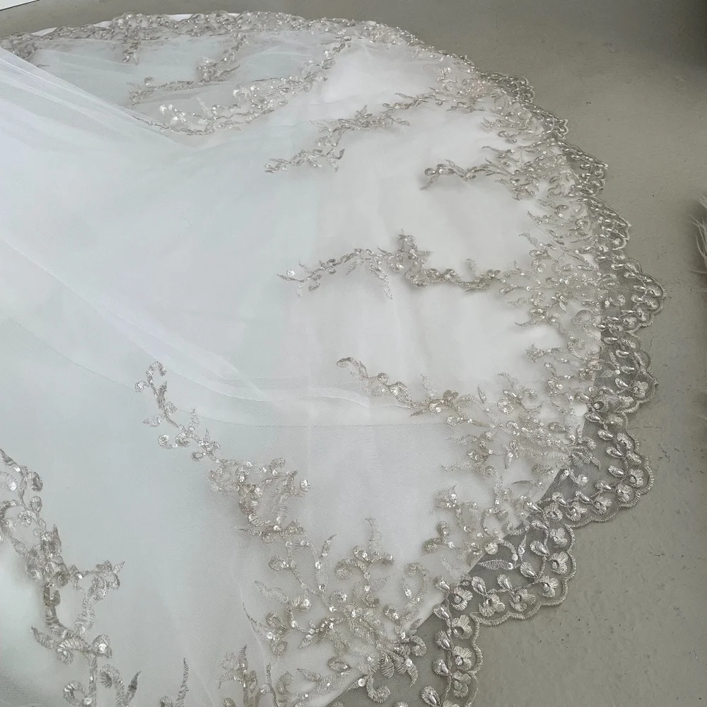 Henry Roth Wedding Dress, Size 10 - Picture 4 of 5